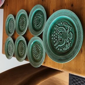 Green Presidential Eagle Harkerware 10" Plate & 6- 7.25" Dessert Plates